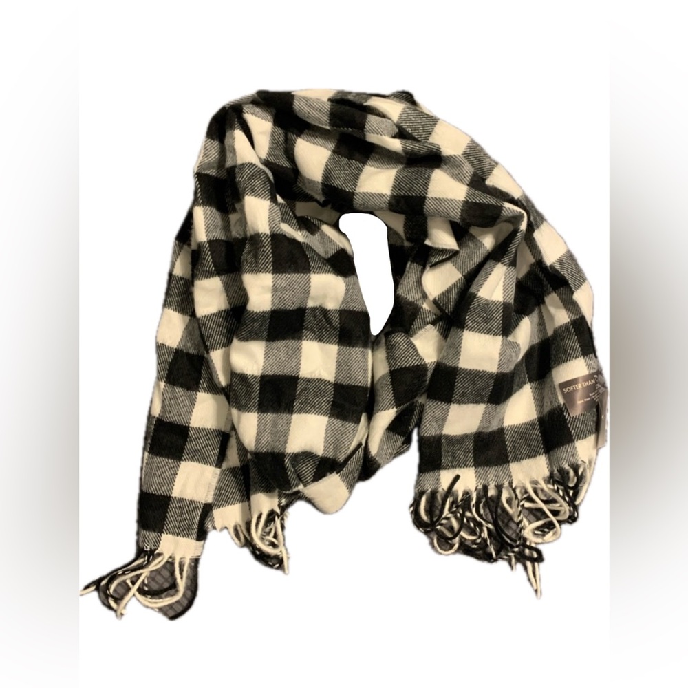 {KHOLS} TASSLE Scarf NWT